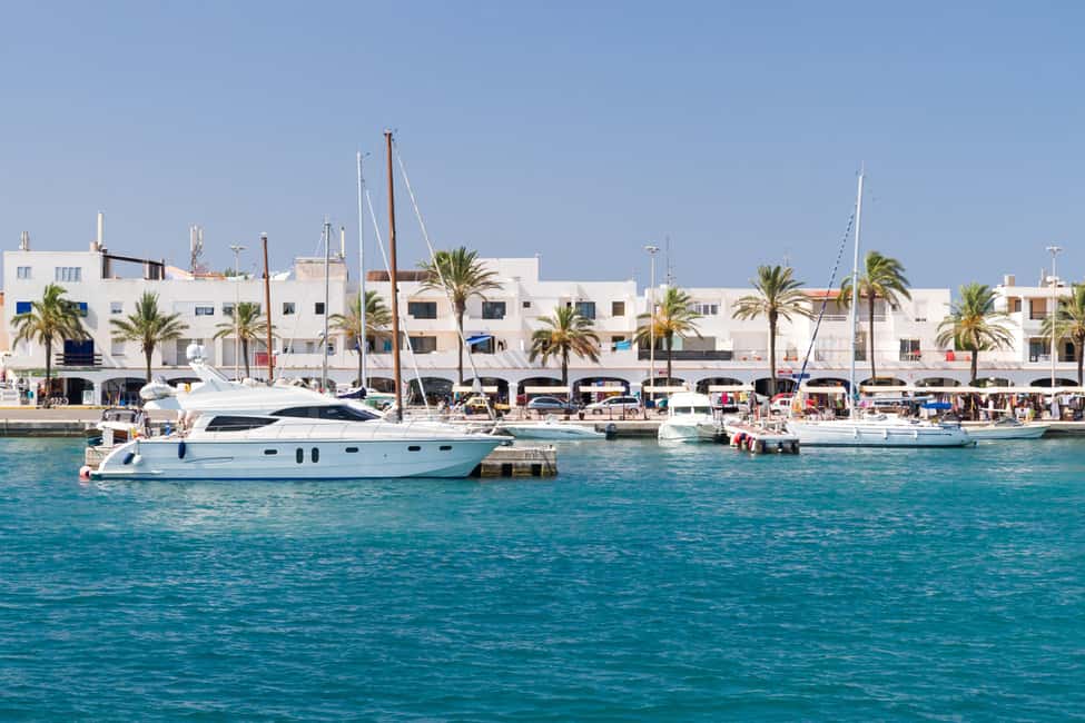 Image N°25 de Ibiza : croisière premium d'une journée à Formentera en catamaran activité à Sant Josep de sa Talaia, publiée par le prestataire