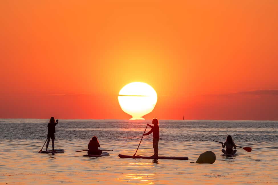 imagem n.13 de Barcelona: Paddleboarding ao nascer do sol com instrutor e fotos atividade em Barcelona, carregada pelo fornecedor