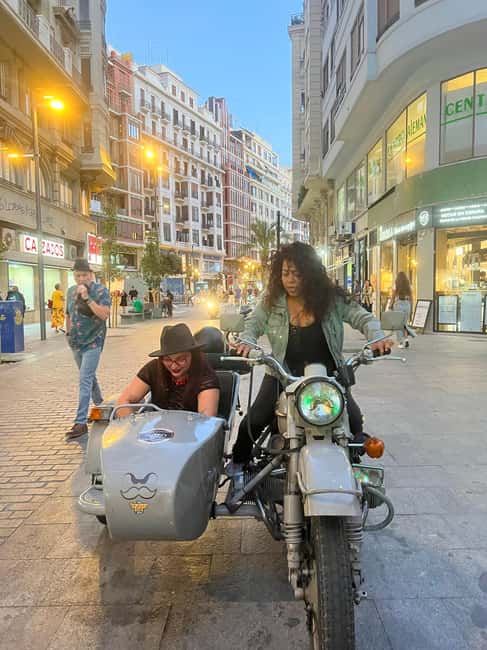 Bild Nr. 3 von Valencia: Die Highlights Tour im Oldtimer-Seitenwagen Aktivität in Valencia, hochgeladen vom Anbieter