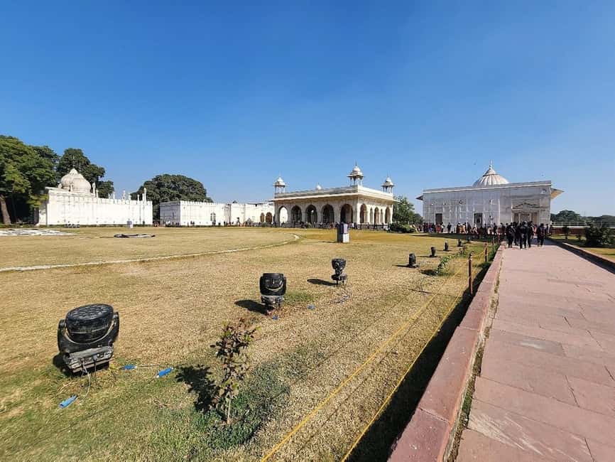 image n.6 of Red Fort Skip-the-Line E-tickets & guide Delhi transfers activity in New Delhi, uploaded by supplier