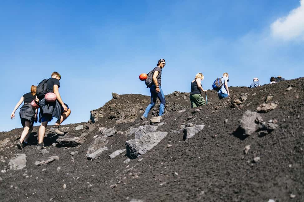 afbeelding n.9 van Etna: trektocht naar de topkraters met vulkaangids 3350 m activiteit in Catania, geüpload door aanbieder