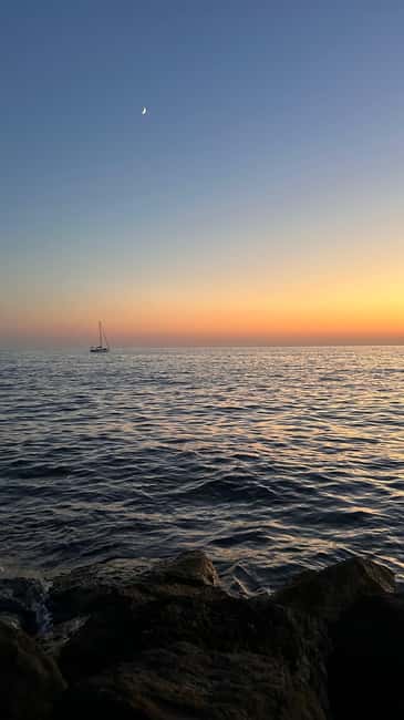 imagen n.º 1 de Marsella: salida al atardecer en velero actividad en Marsella, subida por el proveedor