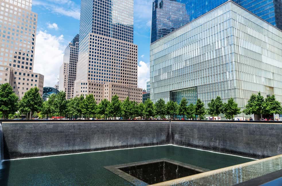 imagen n.º 1 de Visita a la Zona Cero con el Museo Nacional del 11-S sin hacer cola actividad en Nueva York, subida por el proveedor