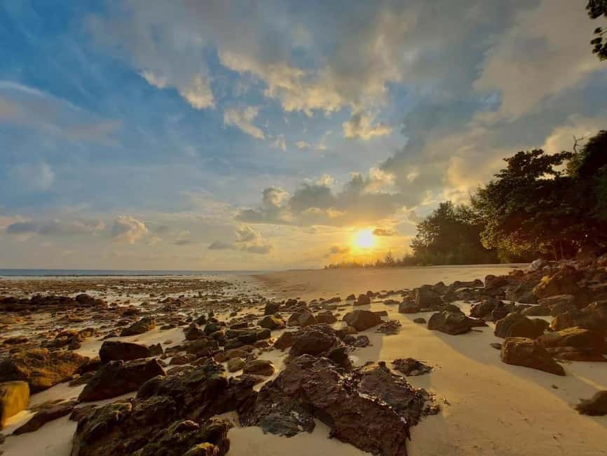 image n.2 of From Krabi: Phi Phi Early Bird & 4 Islands by Speedboat activity in Ao Nang, uploaded by supplier