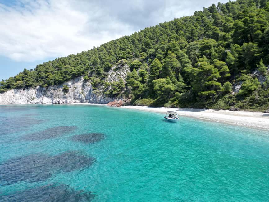 imagen n.º 11 de Skiathos: Crucero privado en lancha rápida por la isla de Skopelos actividad en Tesalia, subida por el proveedor
