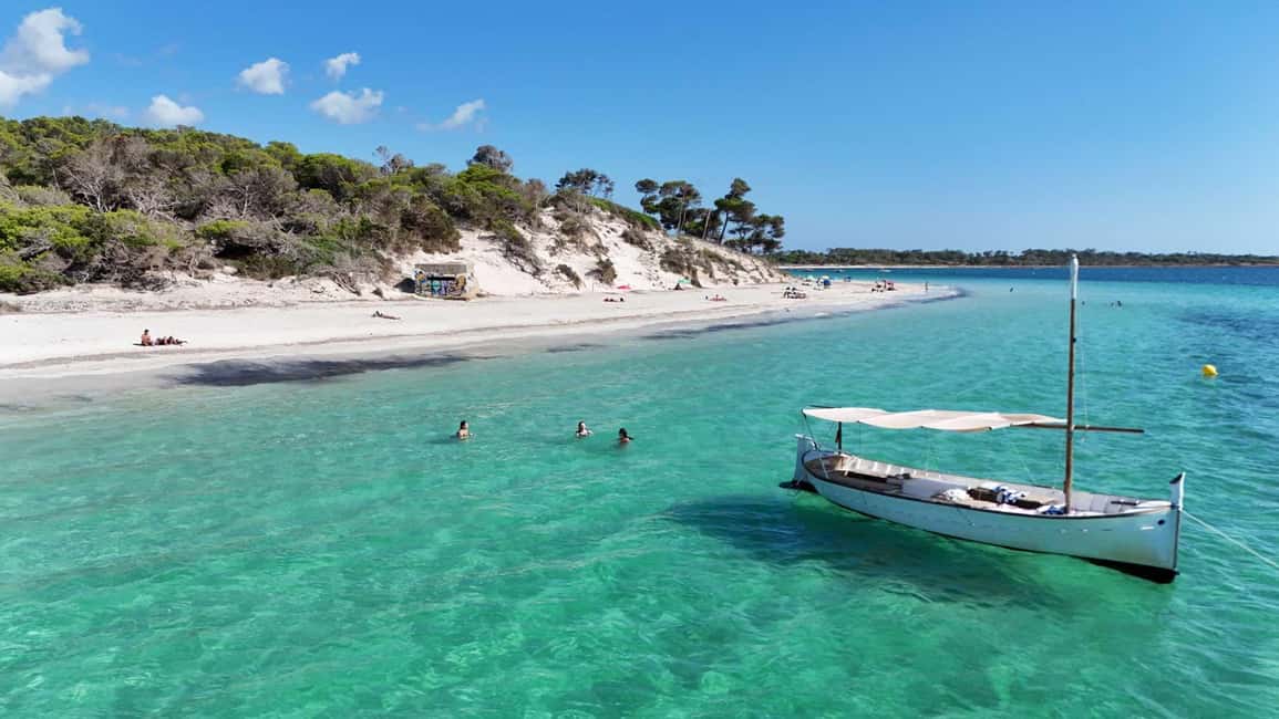 bild nr.16 av Mallorca: Privat båttur till södra stränderna i Llaut aktivitet i Ses Covetes, uppladdad av arrangören