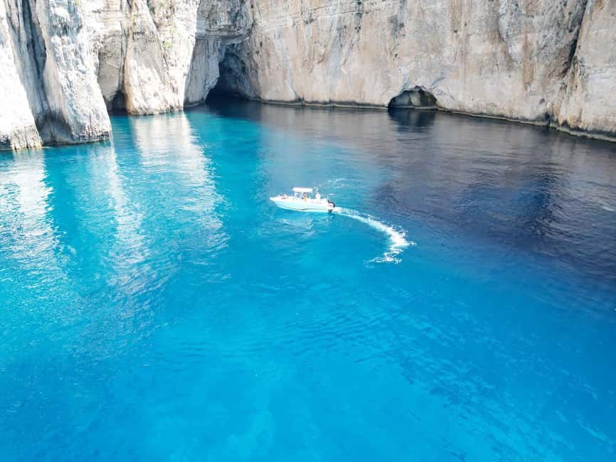 billede nr.1 af aktiviteten Korfu: Privat krydstogt til Paxos, Antipaxos og de blå huler i Det vestlige Grækenland, uploadet af udbyder