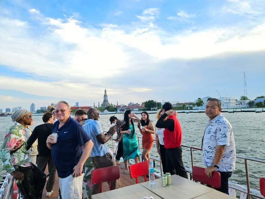 image n.38 of Bangkok: Chao Phraya Booze Cruise With Unlimited Drinks activity in Bangkok, uploaded by supplier