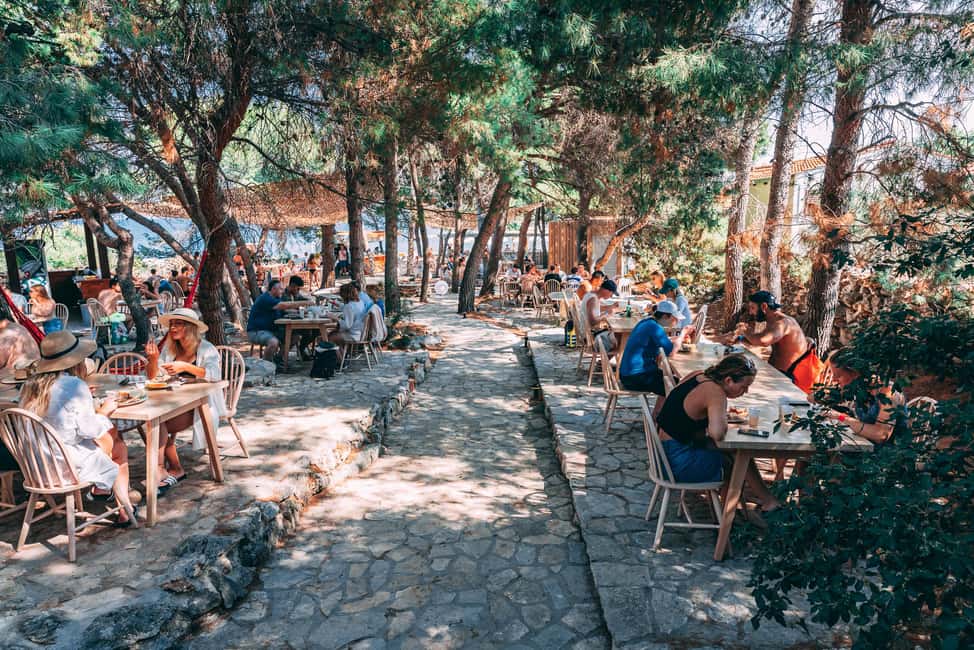 billede nr.9 af aktiviteten Fra Trogir: Blå lagune og Šolta-krydstogt med frokost og drinks i Dalmatien, uploadet af udbyder