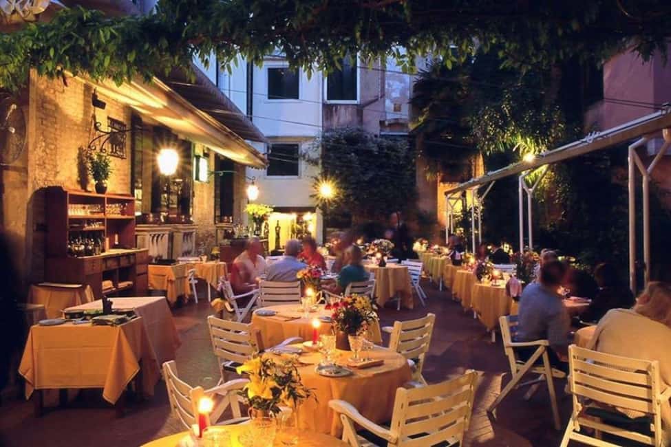 image n.17 of Venice: Romantic Gondola tour and Dinner for two activity in Venice, uploaded by supplier
