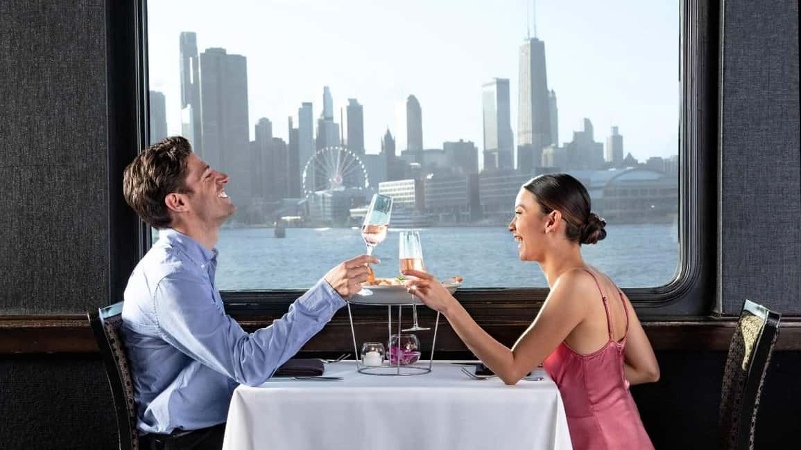 изображение номер 14 мероприятия City Cruises Chicago: Премиум-круиз с обедом или ужином в городе Чикаго, загруженное организатором