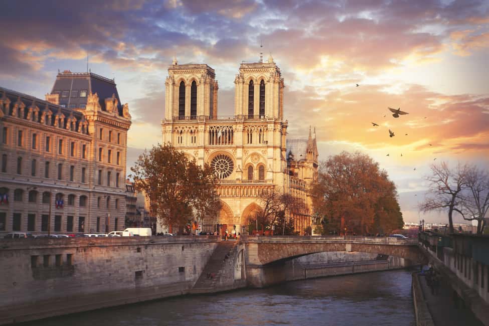 Image N°3 de Paris pour les novices - de Notre-Dame au Louvre activité à Paris, publiée par le prestataire