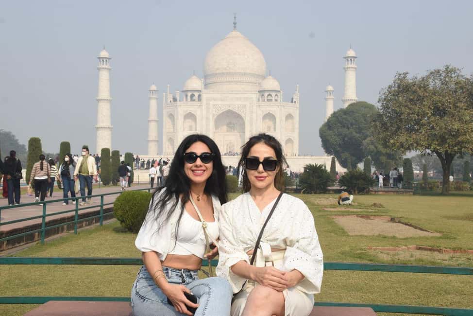 image n.37 of From Delhi: Taj Mahal & Agra Private Day Trip with Transfers activity in Agra, uploaded by supplier