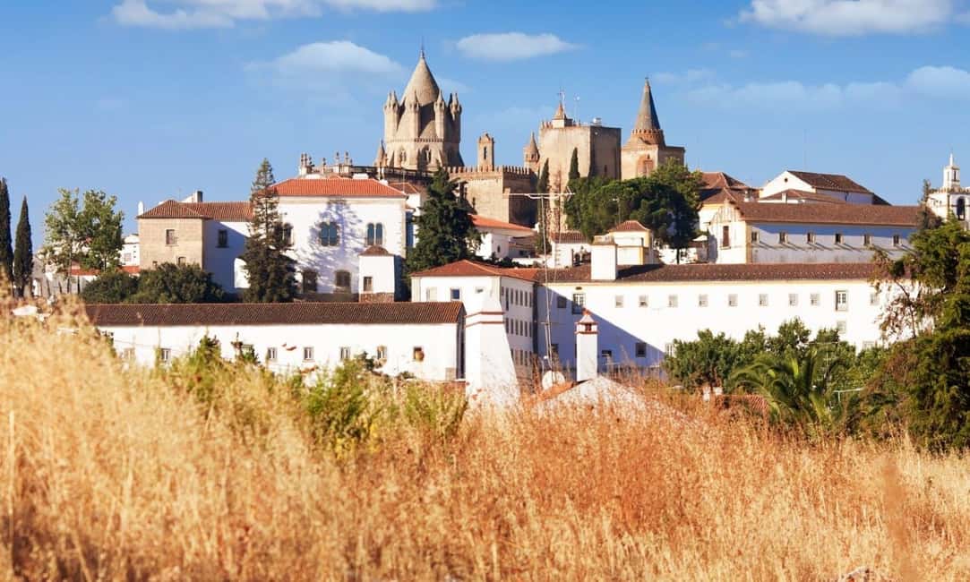 imagem n.2 de De Lisboa: Tour Évora e Monsaraz atividade em Évora, carregada pelo fornecedor