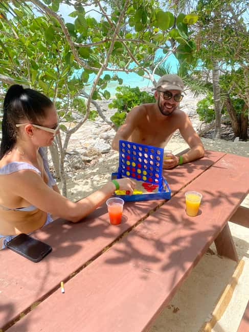 Image N°33 de Nassau : Plongée en apnée dans les récifs, tortues, déjeuner et club de plage privé activité à Bahamas, publiée par le prestataire
