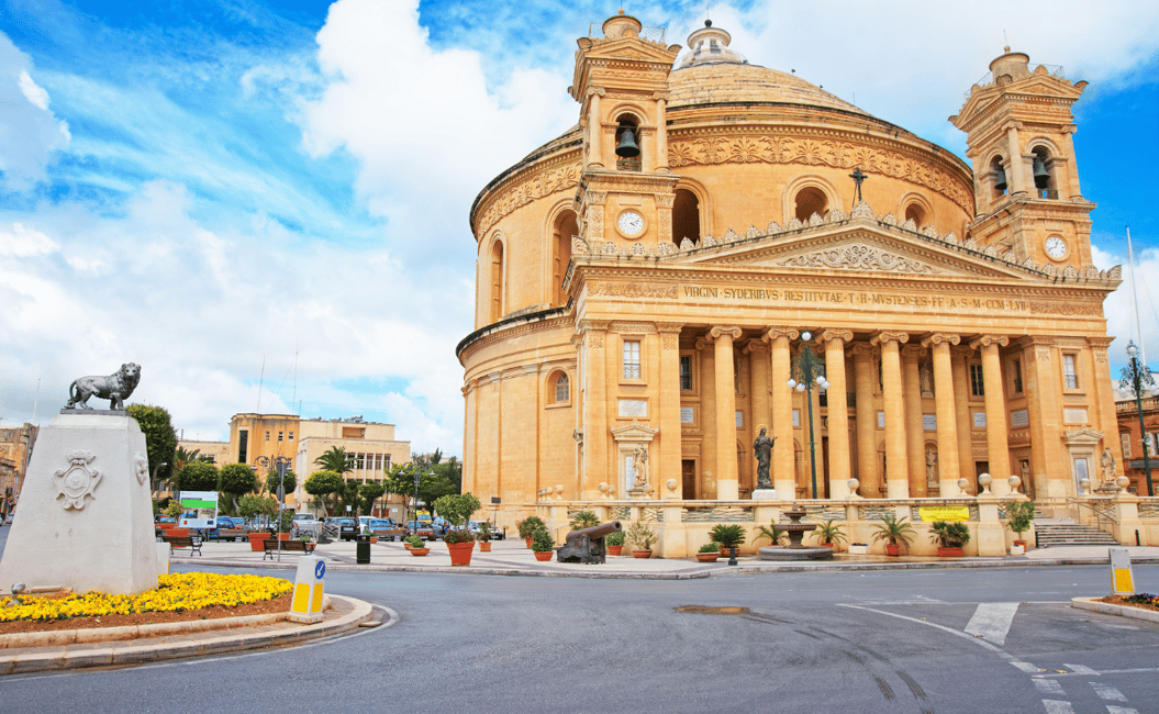bild nr.15 av Malta: 3 städer, Marsaslokk, Blå grottan, Hagar Qim tempel aktivitet i Il-Qrendi, uppladdad av arrangören