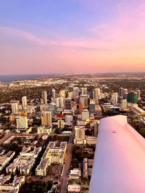 imagen n.º 5 de Fort Lauderdale y Miami: tour privado en avión de lujo actividad en Miami, subida por el proveedor