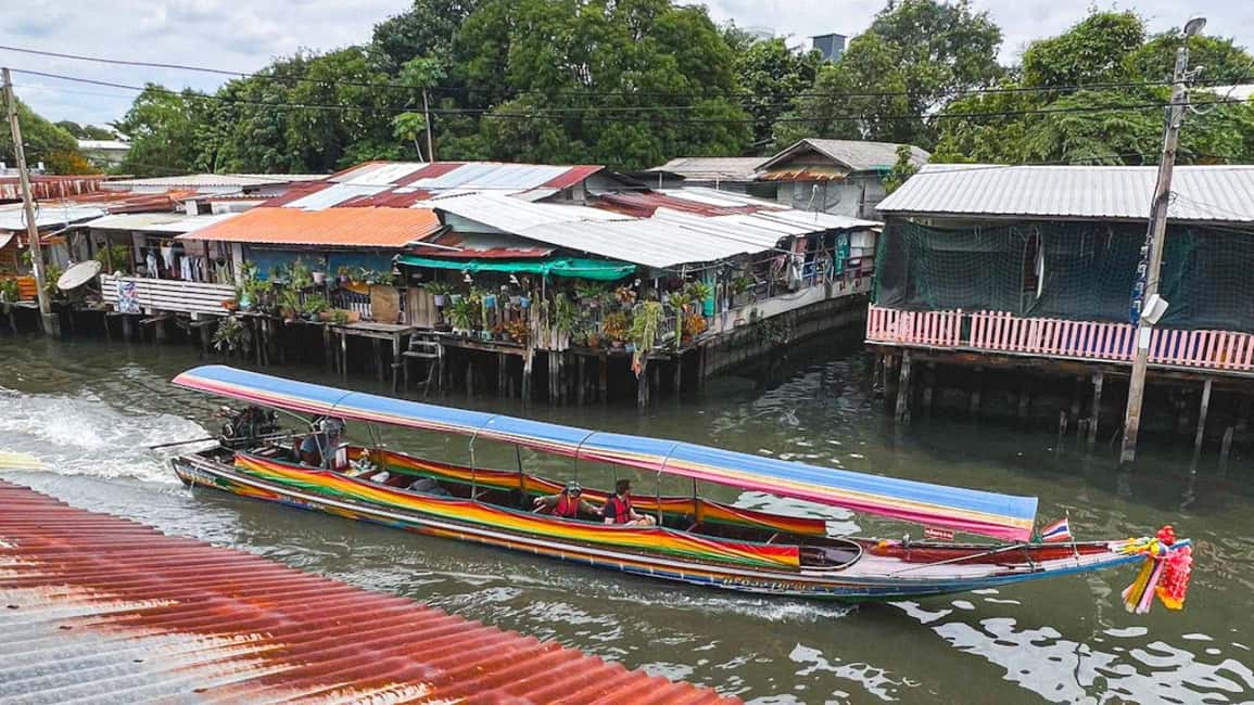 image n.6 of 2 Hours Private Bangkok Canal Boat Tour by Long-Tail Boat activity in Bangkok, uploaded by supplier