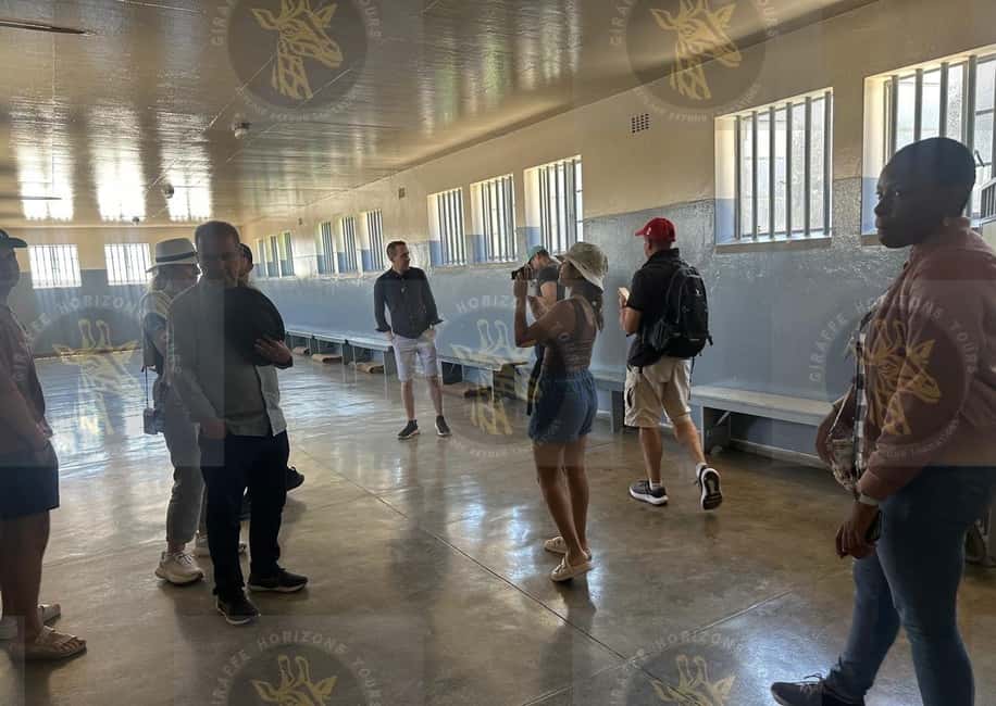 imagem n.44 de Cidade do Cabo: Ferry para Robben Island com ingresso para a prisão e passeio atividade em Cidade do Cabo, carregada pelo fornecedor