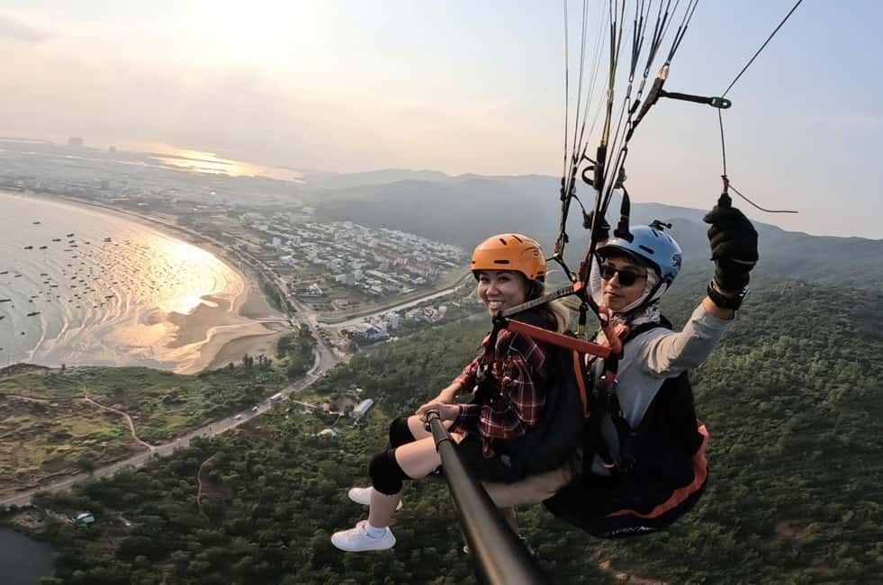 image n.4 of Da Nang Private paragliding experience on Monkey Mountain activity in Central Vietnam, uploaded by supplier