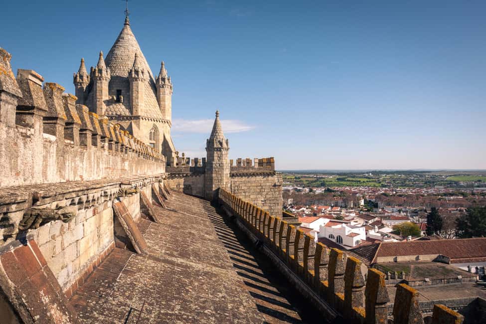 imagem n.2 de Évora: Excursão a pé flexível pelo centro histórico atividade em Cascais, carregada pelo fornecedor