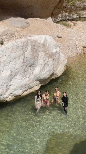 Immagine nº 58 di Muscat: escursione di un'intera giornata a Wadi Shab, grotta romantica e sinkhole attività a Regione al-Sharqiyya, caricata dal fornitore