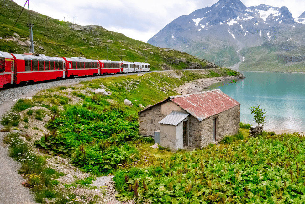 bild nr.9 av Från Saint Moritz: Bernina Red Train med provsmakning av vingård aktivitet i Chur, uppladdad av arrangören