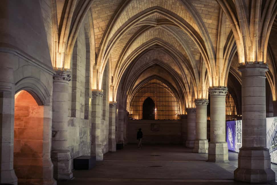 Image N°6 de Paris : Visite guidée de l'Île de la Cité et croisière sur la Seine activité à Paris, publiée par le prestataire