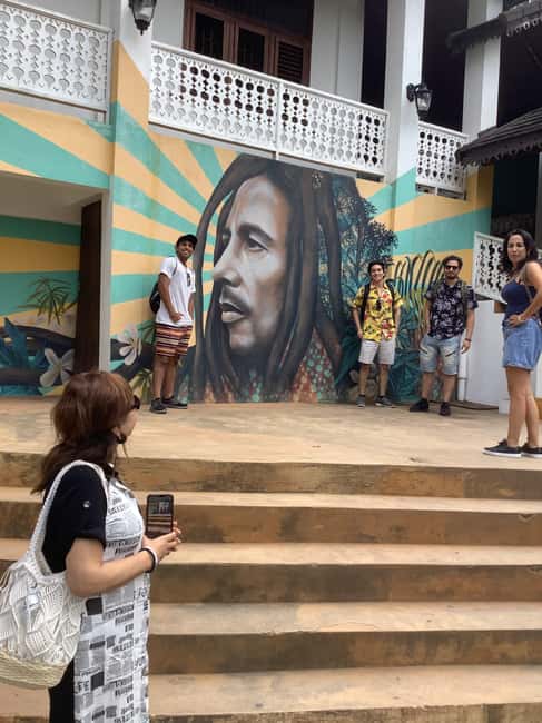 imagem n.3 de De Falmouth Bay: Museu Bob Marley e excursão à Nine Mile atividade em Kingston, Jamaica, carregada pelo fornecedor