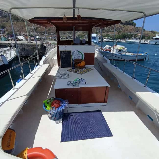 imagen n.º 4 de Crucero turístico costero con snorkel y aperitivo actividad en Cefalù, subida por el proveedor