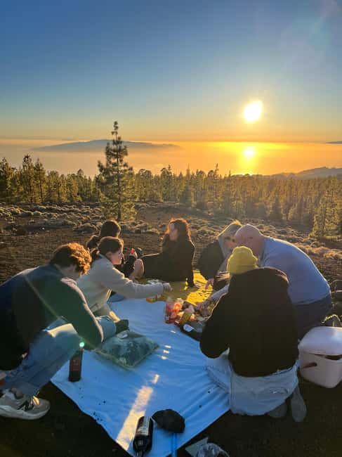 image n.4 of Mount Teide Sunset Picnic & Stargazing Tour - Tenerife activity in Santa Cruz de Tenerife, uploaded by supplier
