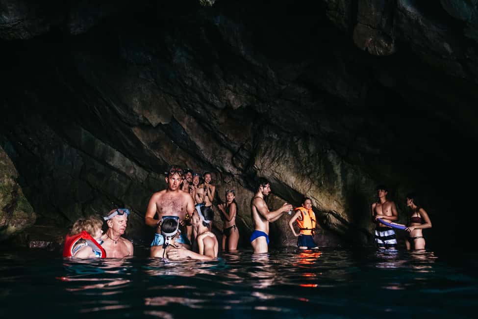 Immagine nº 7 di Dubrovnik: esplorazione in barca per piccoli gruppi della Grotta Azzurra e di Elafit attività a Dalmazia, caricata dal fornitore