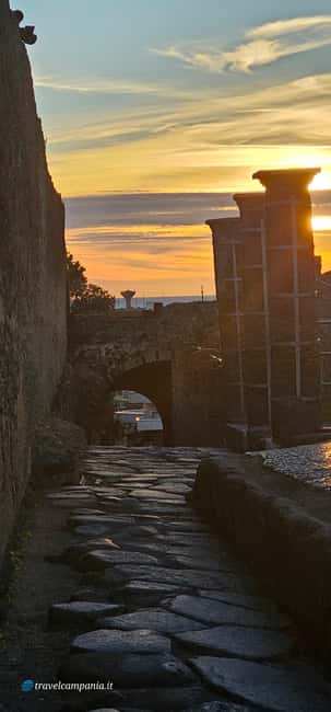 image n.12 of Pompeii: Tour with Archaeologist Guide & Skip-the-Line Entry activity in Pompei, Campania, uploaded by supplier