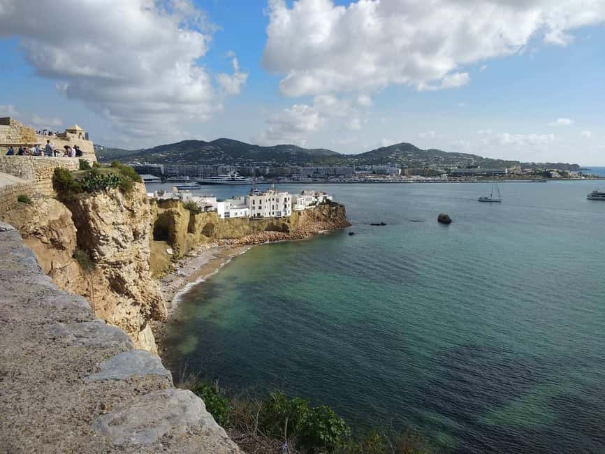 Image N°3 de TOUR DES INCONTOURNABLES D'IBIZA : Du patrimoine de l'Unesco aux plus belles plages activité à Ibiza (ville), publiée par le prestataire
