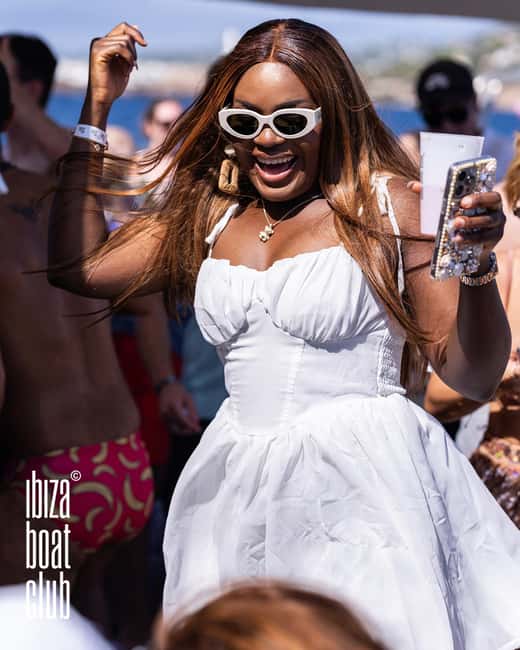 Image N°52 de Ibiza : Brunch sans fond à l'Ibiza Boat Club avec boissons et DJ activité à Ibiza (ville), publiée par le prestataire