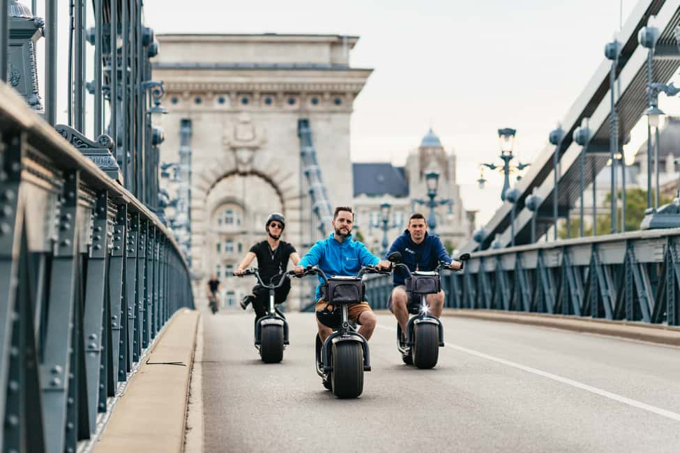 Image N°5 de Budapest : visites en petit groupe en scooter électrique MonsteRoller activité à Budapest, publiée par le prestataire