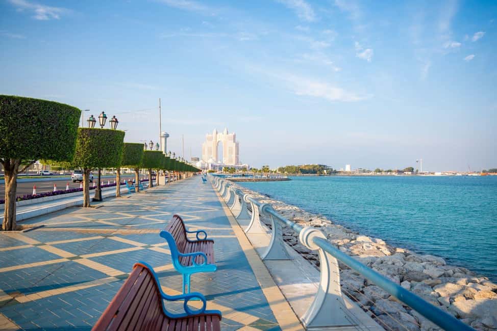 imaginea n.19 a activității Din Dubai: Marea Moschee Abu Dhabi și Muzeul Luvru, zi întreagă în Dubai, încărcată de organizator
