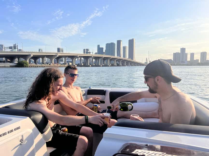 bild nr.7 av Miami Beach: Privat båttur med kapten och champagne aktivitet i Miami, uppladdad av arrangören