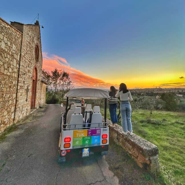 imagen n.º 2 de Siena: tour en tuk tuk con cata de vinos actividad en Siena, subida por el proveedor