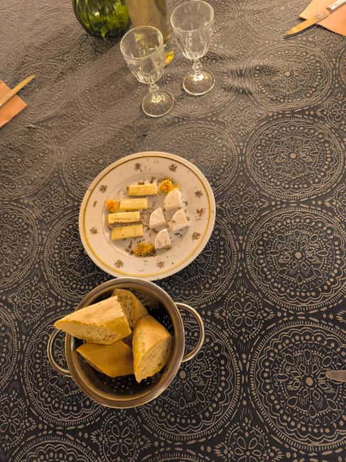 Image N°12 de Lyon : Visite guidée culinaire en soirée activité à Lyon, publiée par le prestataire