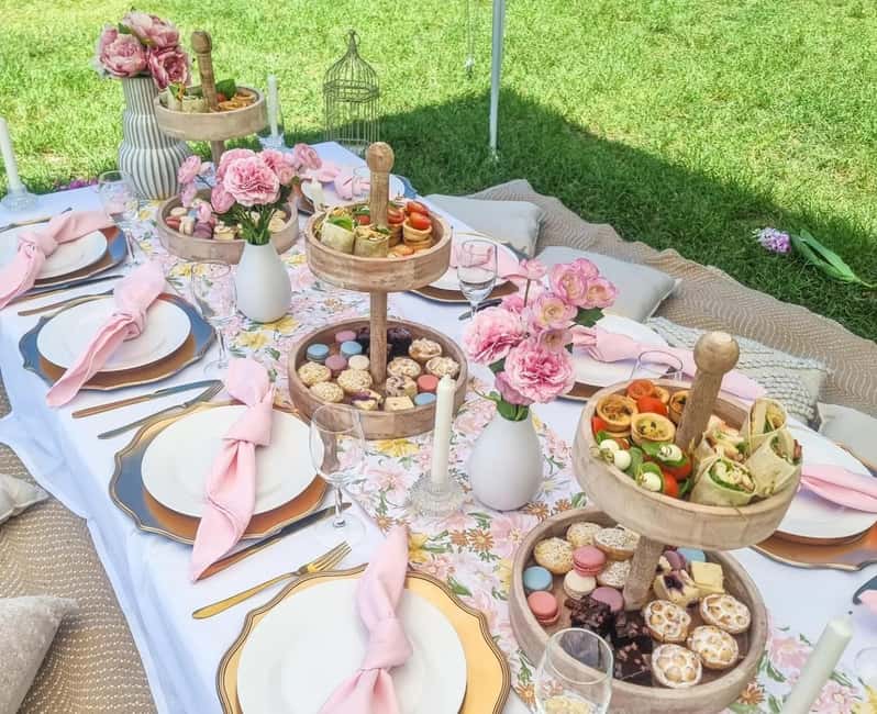image n.2 of Airlie Beach - Luxurious pop up picnic at Headlands Park activity in Airlie Beach, uploaded by supplier