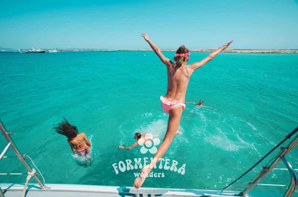 Image N°36 de Ibiza : croisière à Formentera avec paella, open bar et sports nautiques activité à Ibiza (ville), publiée par le prestataire