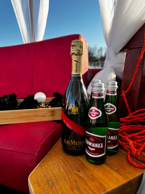 imagem n.4 de Varsóvia: Cruzeiro romântico com Prosecco – Aniversários e pedidos de casamento atividade em Varsóvia, carregada pelo fornecedor