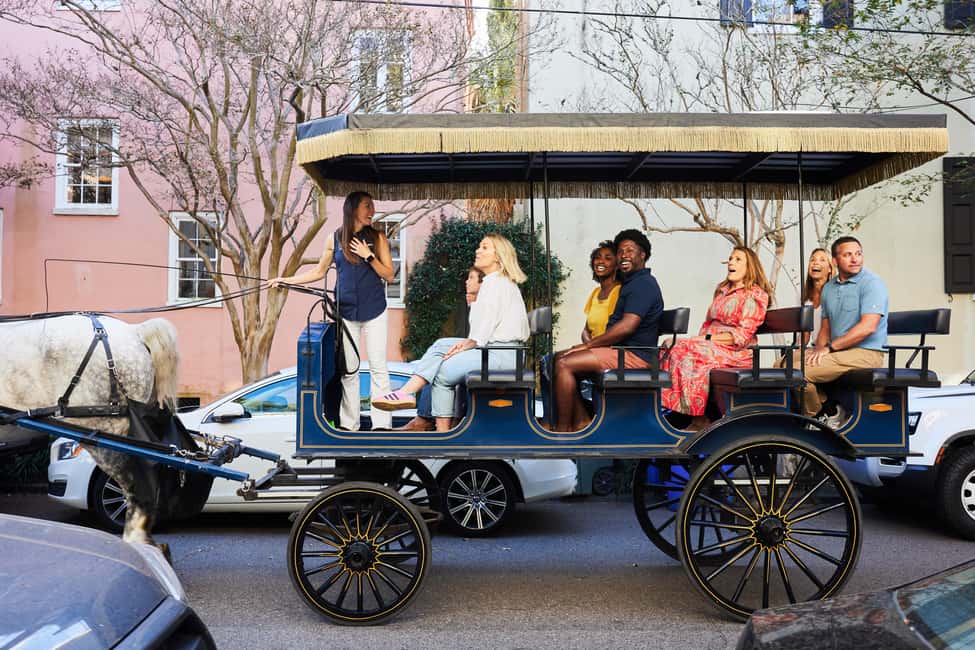 image n.4 of Charleston: Downtown Horse-Drawn Carriage Tour activity in Charleston, uploaded by supplier