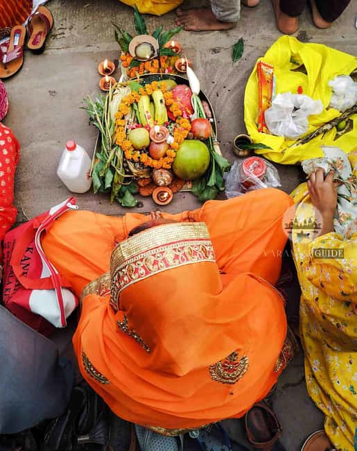 imagem n.4 de Passeio de um dia em Varanasi - Passeio de barco, caminhada, templo de ioga, luta livre atividade em Varanasi, carregada pelo fornecedor