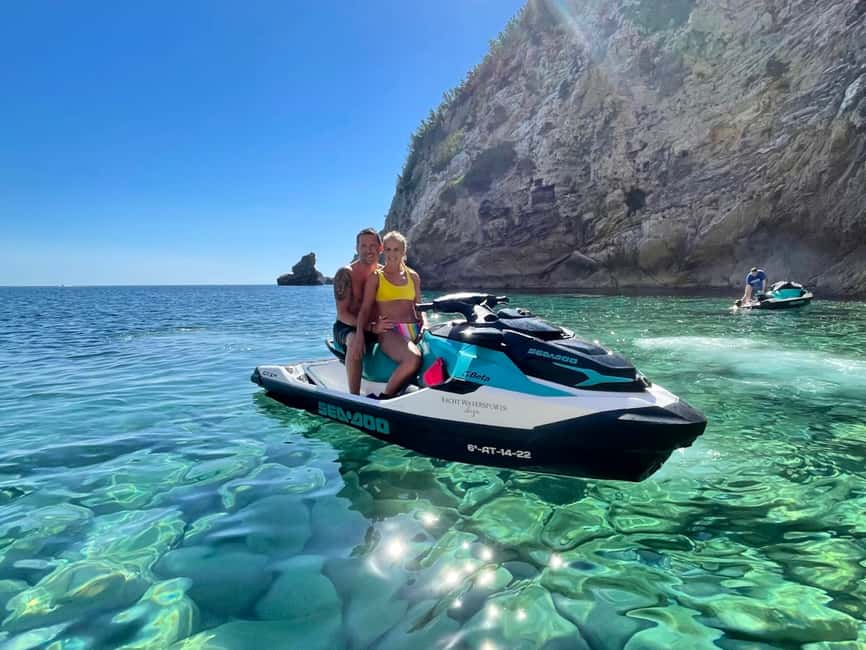Bild Nr. 2 von Santa Eulalia: Jet Ski Tour mit optionaler Delphin-Suche Aktivität in Balearen, hochgeladen vom Anbieter