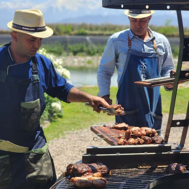 imagem n.1 de Experiência de churrasco argentino e vinícolas atividade em Mendoza, carregada pelo fornecedor