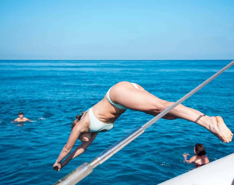 imagen n.º 6 de Málaga: Crucero en Catamarán a Vela con Baño y DJ Opcional actividad en Málaga, subida por el proveedor