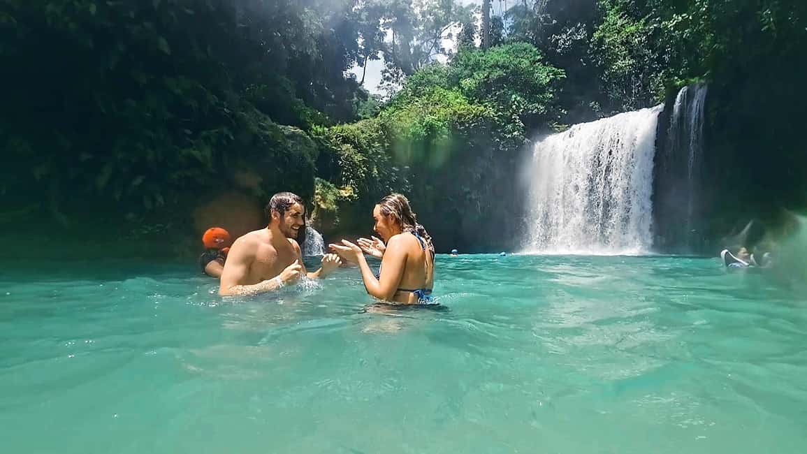 imagem n.8 de Cebu: Natação com tubarões-baleia e excursão de canoagem em Kawasan atividade em Badian, carregada pelo fornecedor