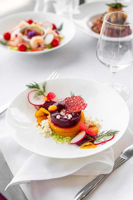 image n.3 of Niagara Falls, Canada: Dining Experience at The Watermark activity in Niagara Falls, Ontario, uploaded by supplier